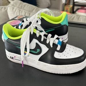 Nike AF1 Shoe (Kid 4Y/Womens 6) Barely Worn EUC